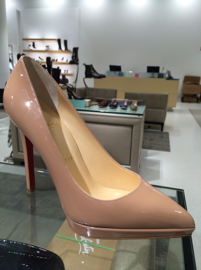 nude pointy loub